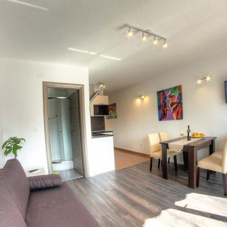 Apartments Nebuloza روفينج المظهر الخارجي الصورة