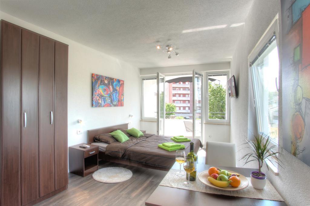Apartments Nebuloza روفينج المظهر الخارجي الصورة